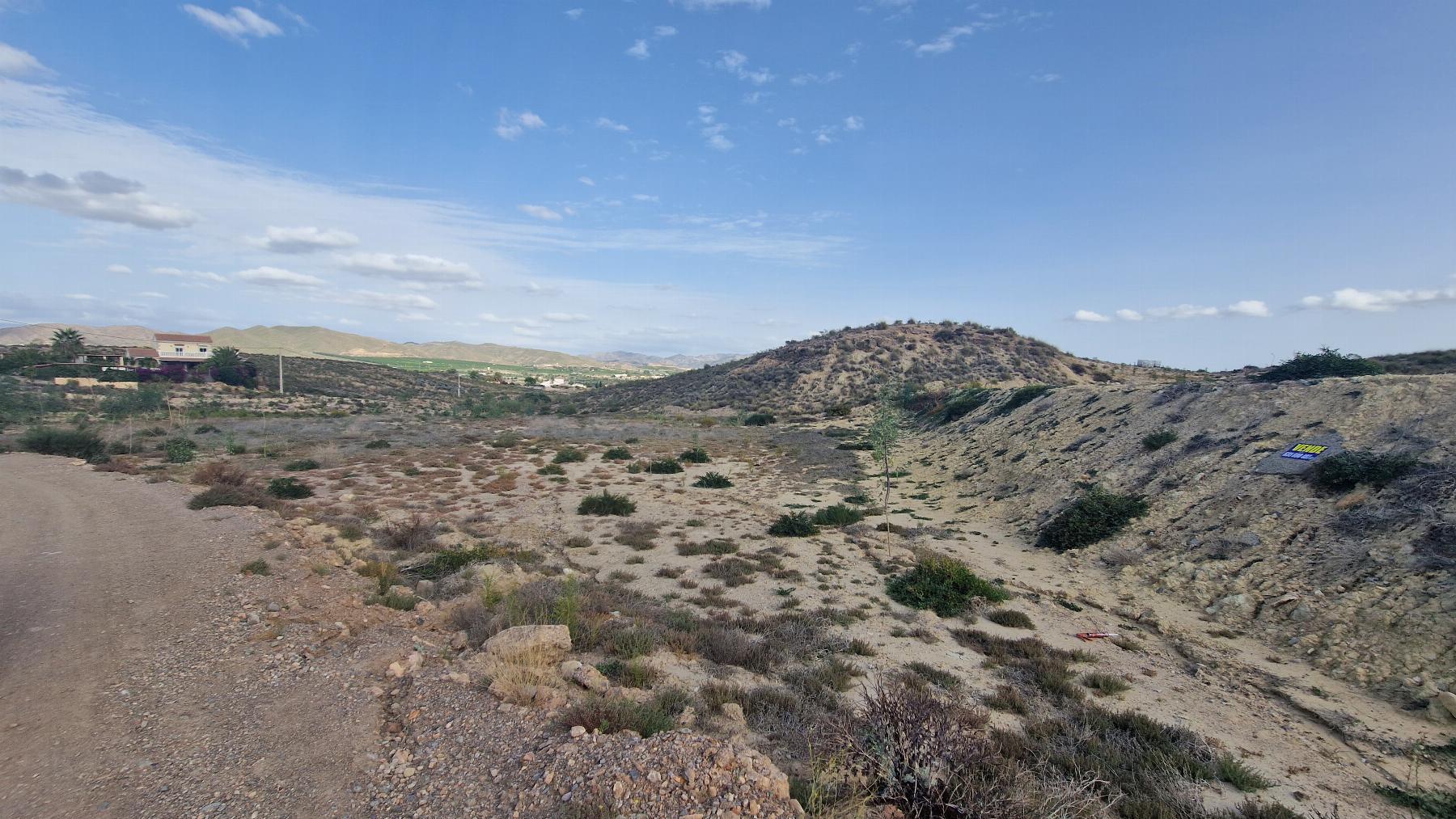 Venta de terreno en Zurgena