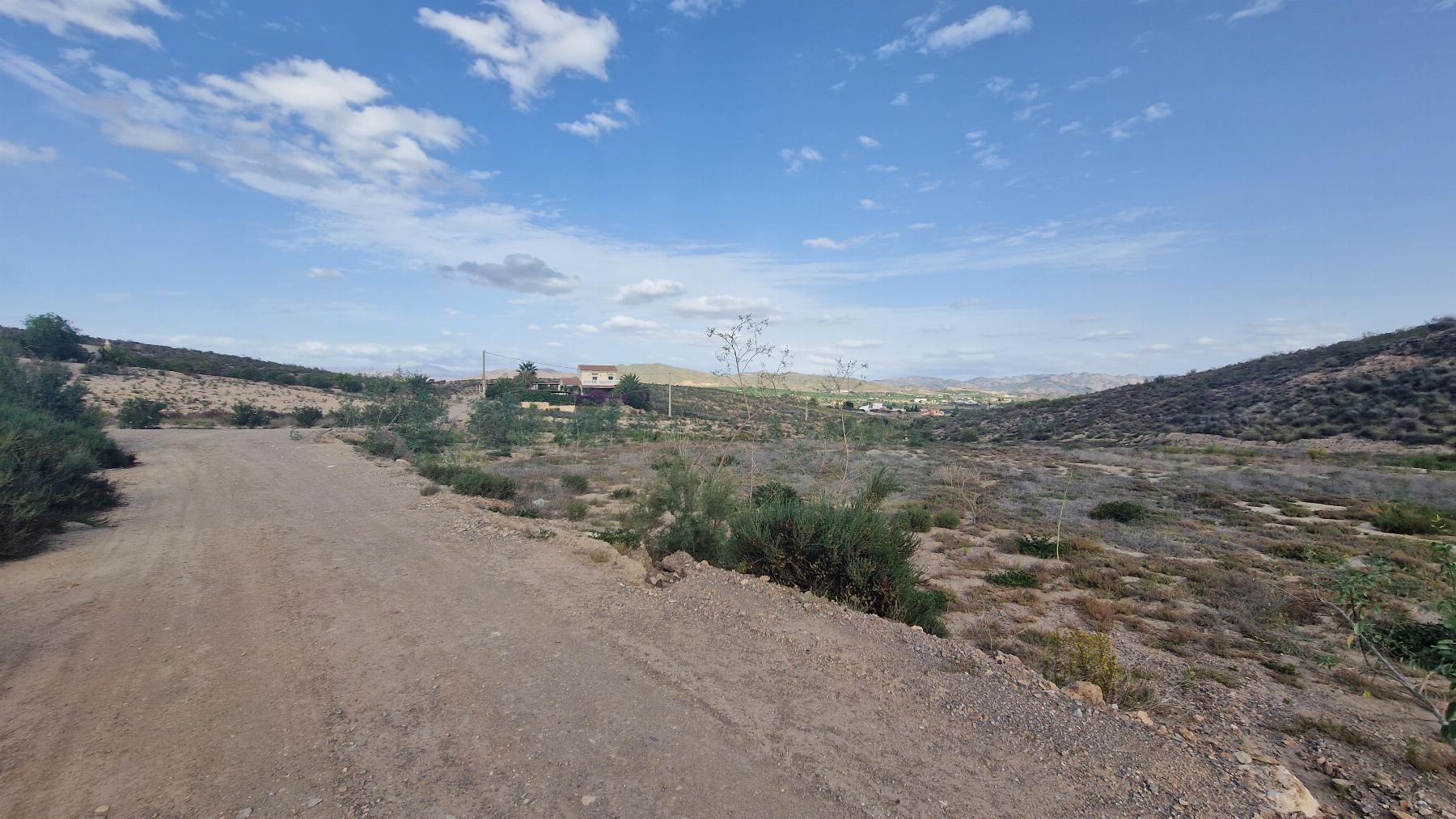 Venta de terreno en Zurgena