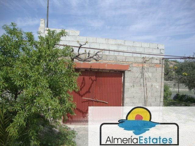 Venta de casa en Somontín