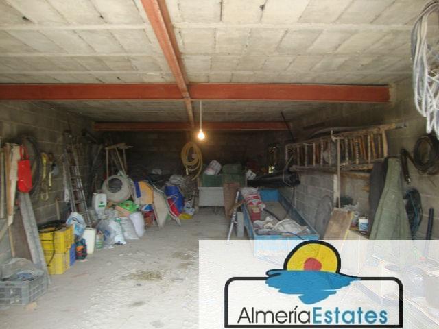 Venta de casa en Somontín
