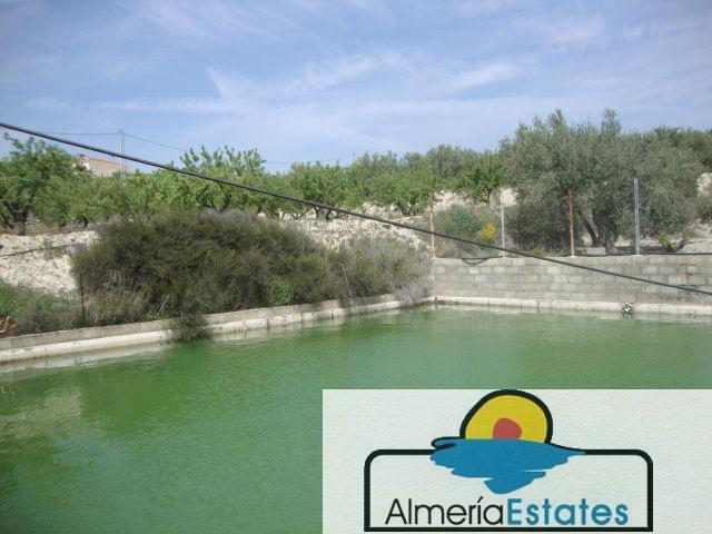 Venta de casa en Somontín
