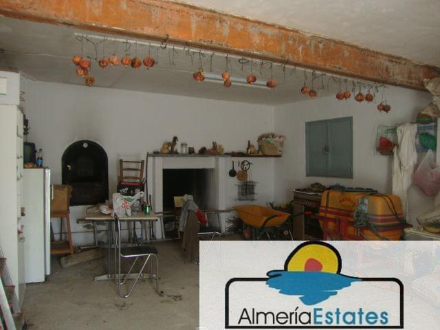 Venta de casa en Somontín