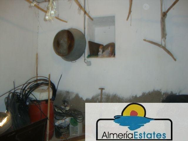 Venta de casa en Somontín