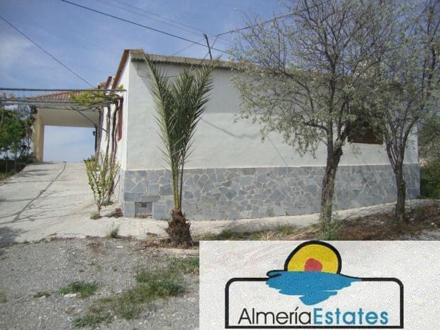 Venta de casa en Somontín
