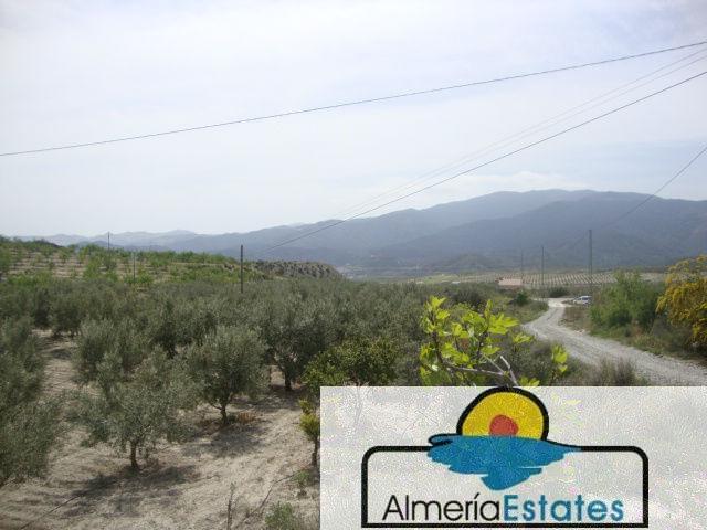 Venta de casa en Somontín