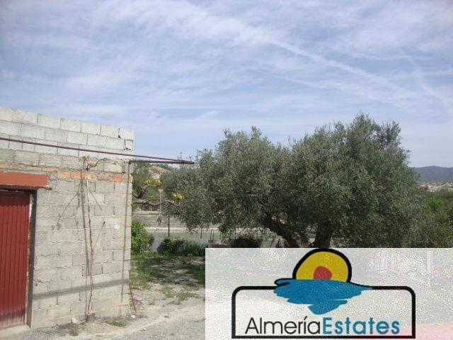 Venta de casa en Somontín
