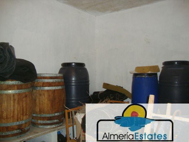 Venta de casa en Somontín
