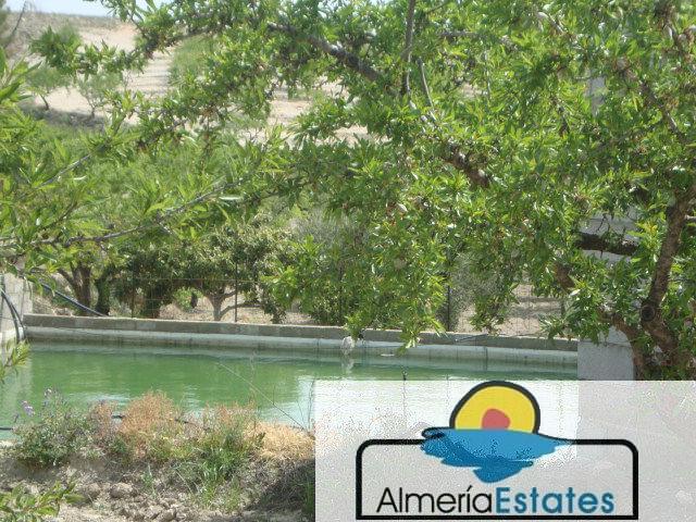 Venta de casa en Somontín