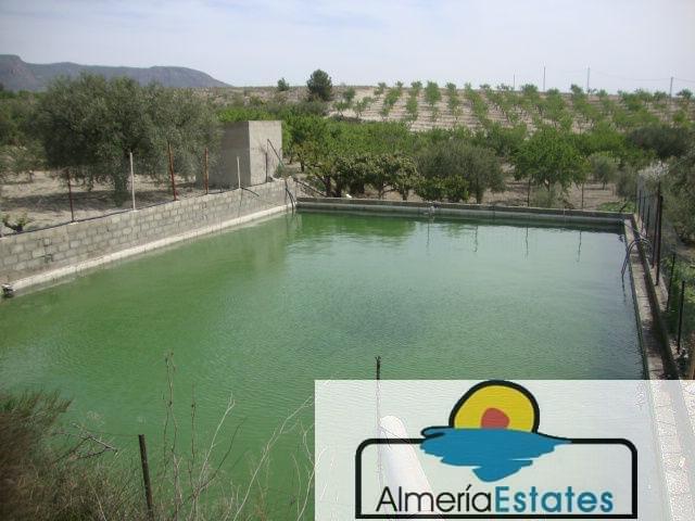 Venta de casa en Somontín