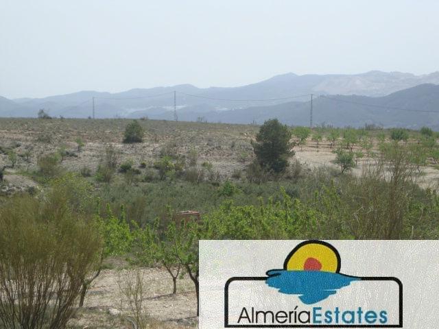 Venta de casa en Somontín