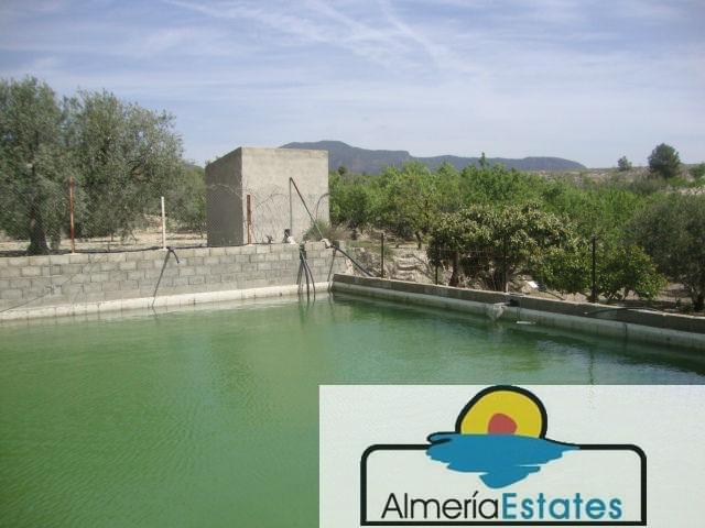 Venta de casa en Somontín