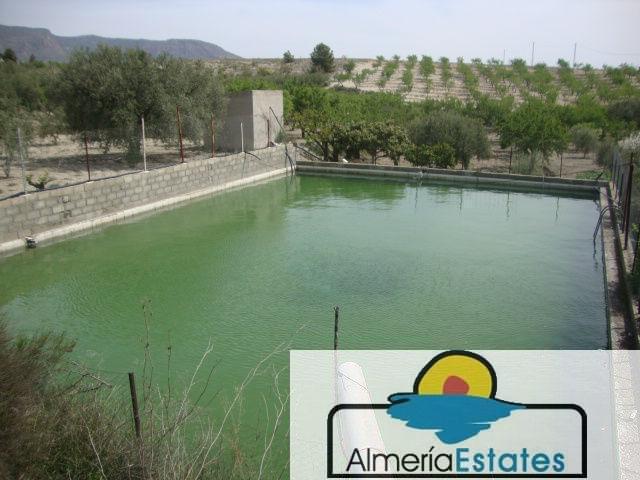 Venta de casa en Somontín