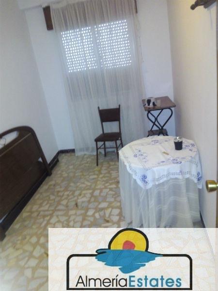 For sale of flat in Vélez-Rubio
