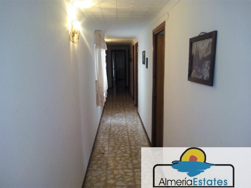 For sale of flat in Vélez-Rubio