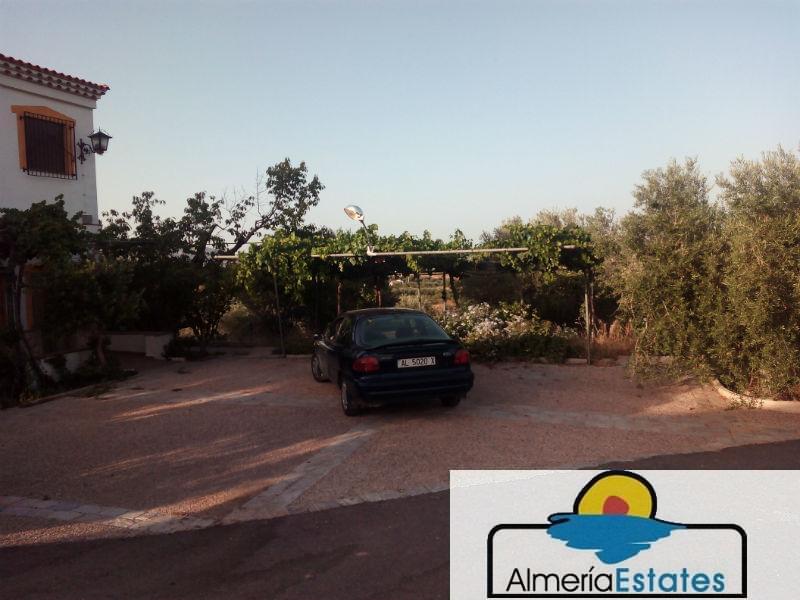 For sale of house in Vélez-Rubio