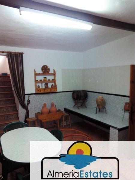 For sale of house in Vélez-Rubio