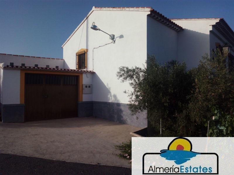For sale of house in Vélez-Rubio
