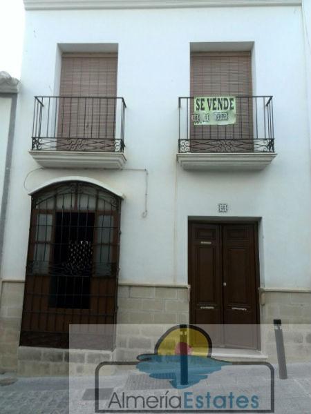 For sale of house in Vélez-Rubio