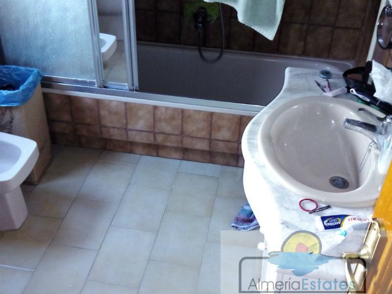 For sale of house in Vélez-Rubio