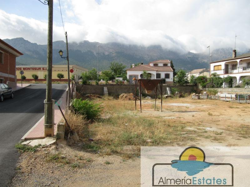 For sale of land in María