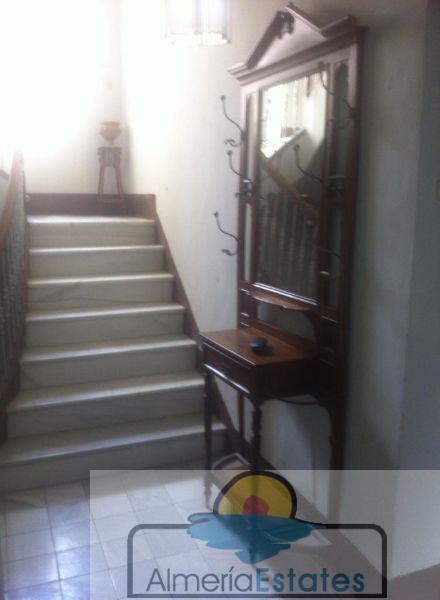 For sale of house in Vélez-Rubio