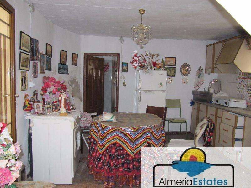 For sale of house in Vélez-Rubio