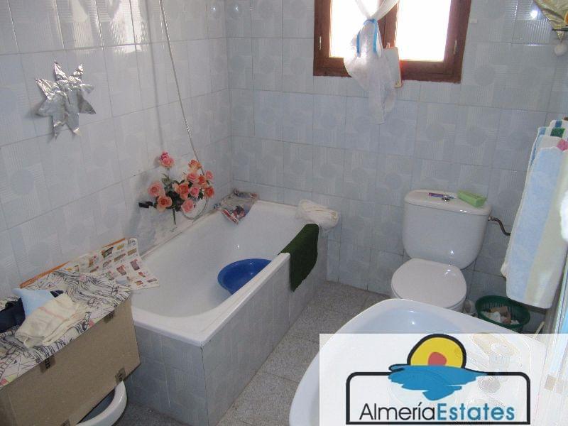 For sale of house in Vélez-Rubio
