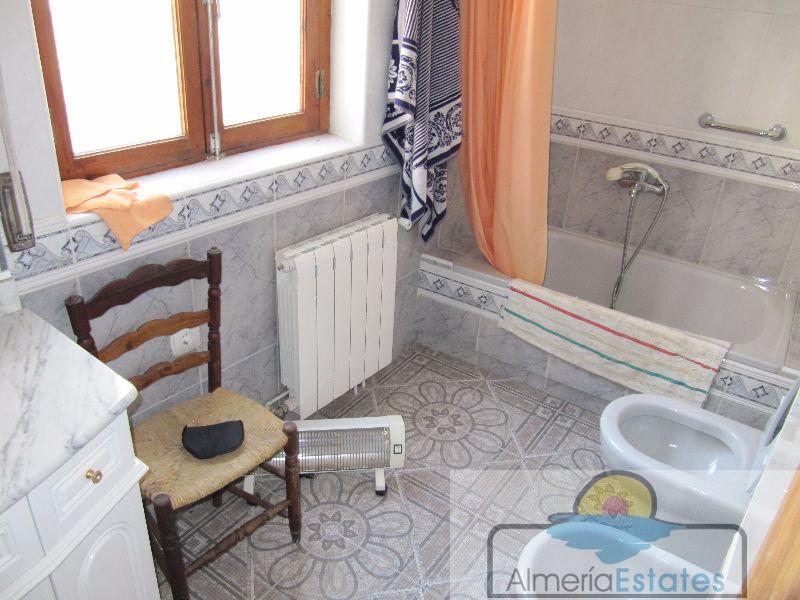 For sale of house in Vélez-Rubio