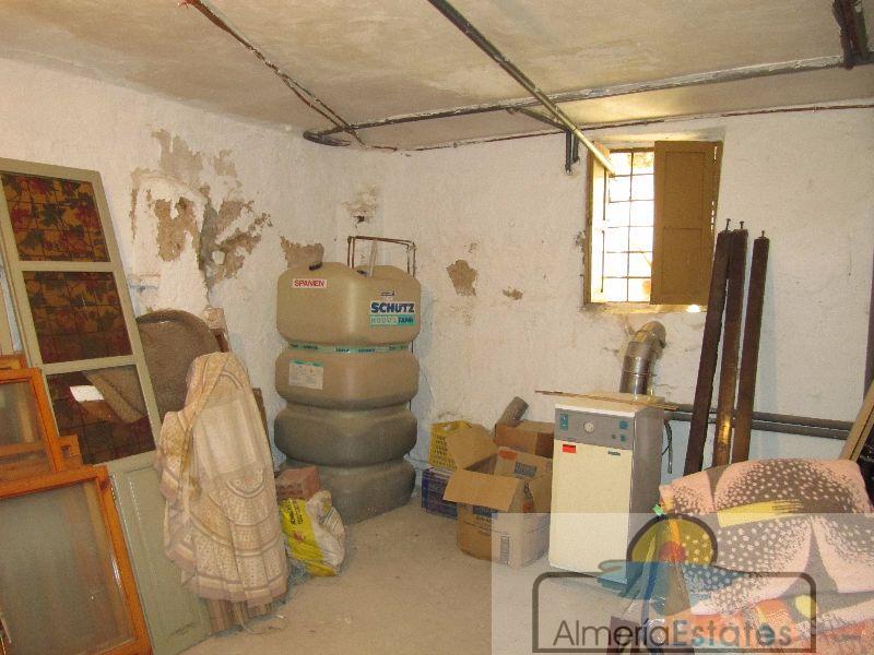 For sale of house in Vélez-Rubio