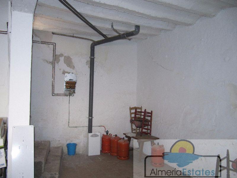 For sale of house in Vélez-Rubio