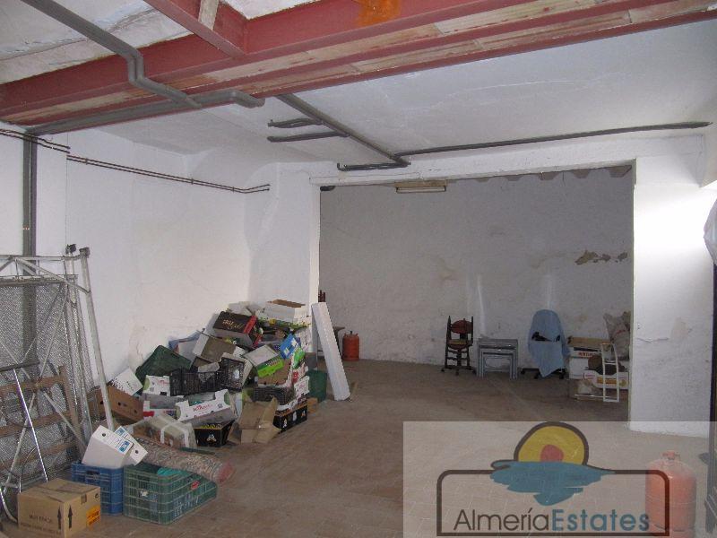 For sale of house in Vélez-Rubio