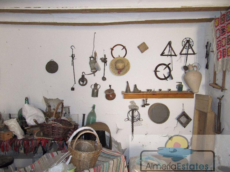 For sale of house in Vélez-Rubio