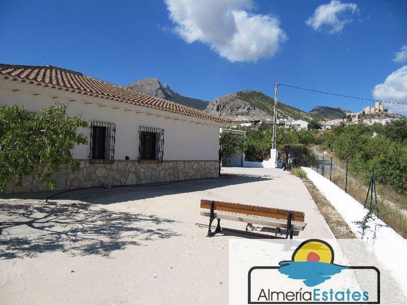 For sale of villa in Vélez-Blanco