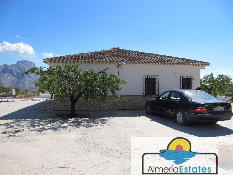 For sale of villa in Vélez-Blanco