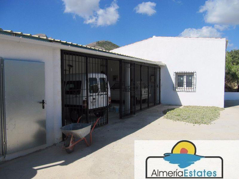 For sale of villa in Vélez-Blanco