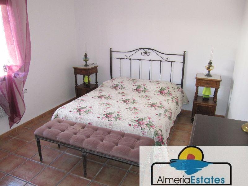 For sale of villa in Vélez-Blanco