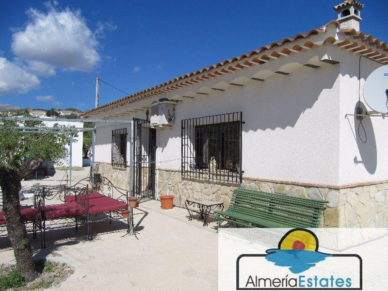 For sale of villa in Vélez-Blanco