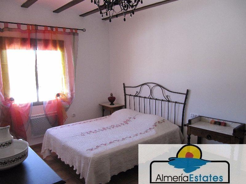 For sale of villa in Vélez-Blanco