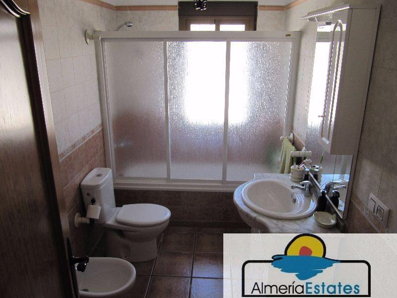 For sale of villa in Vélez-Blanco