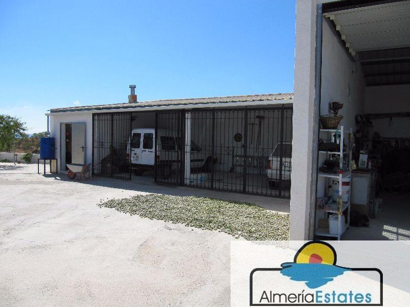 For sale of villa in Vélez-Blanco