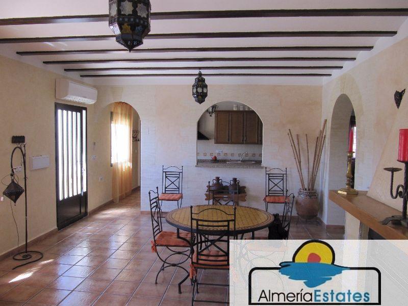 For sale of villa in Vélez-Blanco