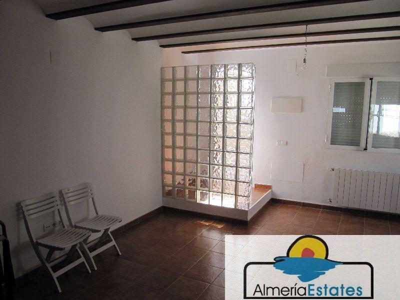 For sale of flat in Vélez-Blanco