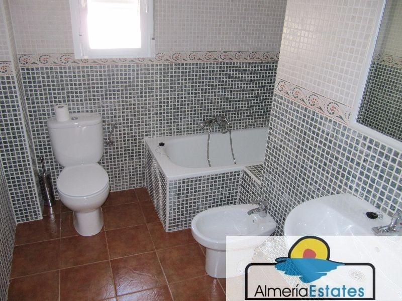 For sale of flat in Vélez-Blanco