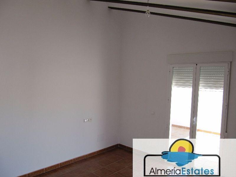 For sale of flat in Vélez-Blanco