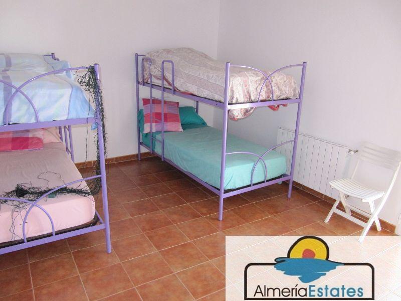 For sale of flat in Vélez-Blanco