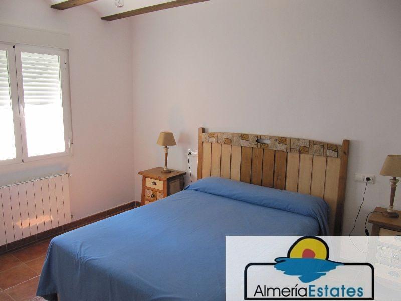 For sale of flat in Vélez-Blanco