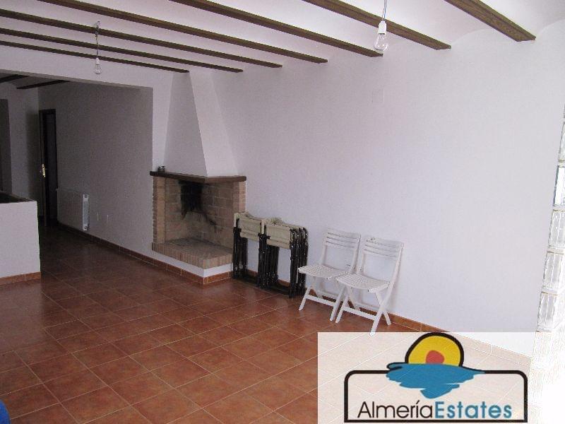 For sale of flat in Vélez-Blanco
