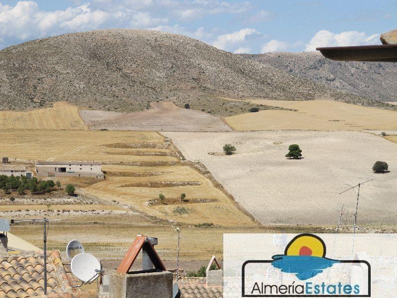 For sale of flat in Vélez-Blanco