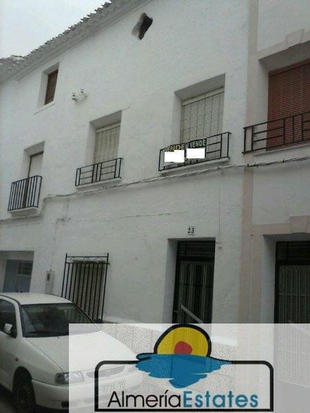 For sale of house in Vélez-Blanco