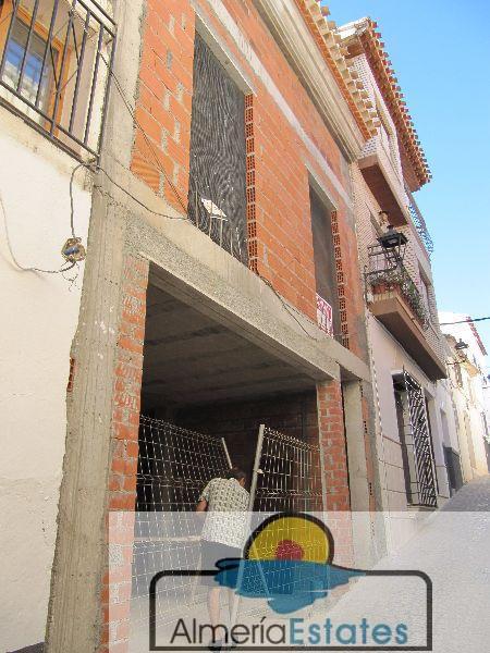 For sale of house in Vélez-Rubio
